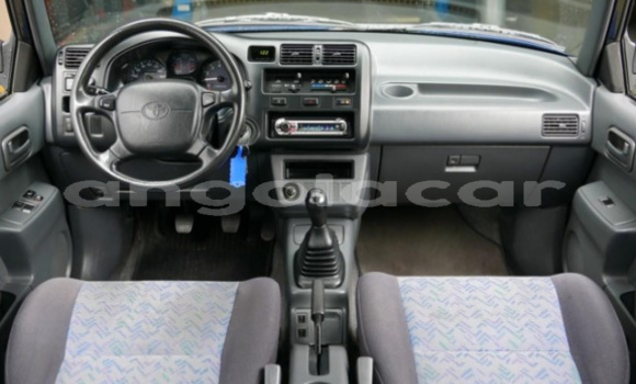 Comprar Usado Toyota RAV4 Azul Carro em Luena em Moxico Comprar Usado Toyota RAV4 Azul Carro em Luena em Moxico
