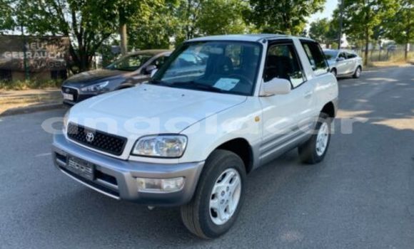 Buy Used Toyota RAV4 White Car in N'zeto in Zaire Buy Used Toyota RAV4 White Car in N'zeto in Zaire
