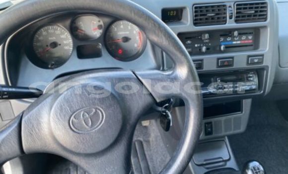 Acheter Occasion Voiture Toyota RAV4 Blanc à N'zeto, Zaïre Acheter Occasion Voiture Toyota RAV4 Blanc à N'zeto, Zaïre