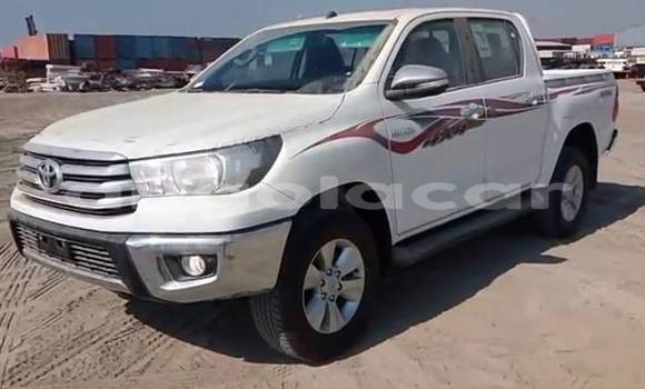 Acheter Neuf Voiture Toyota Hilux Blanc à Lobito, Benguela Acheter Neuf Voiture Toyota Hilux Blanc à Lobito, Benguela