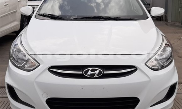 Comprar Usado Hyundai Accent Branco Carro em Luena em Moxico