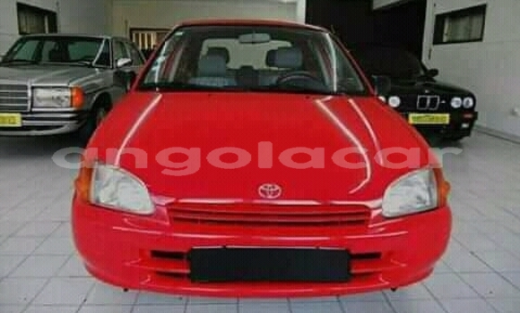 Comprar Usado Toyota Starlet Vermelho Carro em Luanda em Luanda Province