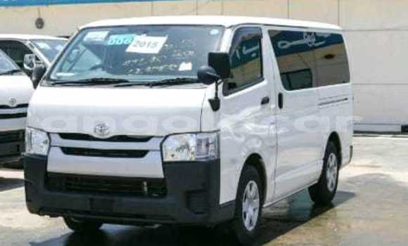 Comprar Novo Toyota Hiace Branco Carro em Luanda em Luanda Province Comprar Novo Toyota Hiace Branco Carro em Luanda em Luanda Province