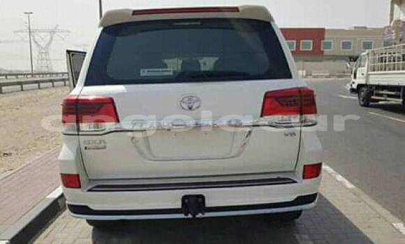 Buy New Toyota Land Cruiser Prado White Car in Lobito in Benguela Buy New Toyota Land Cruiser Prado White Car in Lobito in Benguela