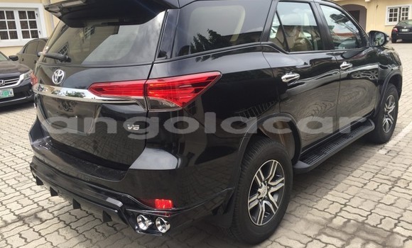 Acheter Neuf Voiture Toyota Fortuner Noir à Luena, Moxico Acheter Neuf Voiture Toyota Fortuner Noir à Luena, Moxico