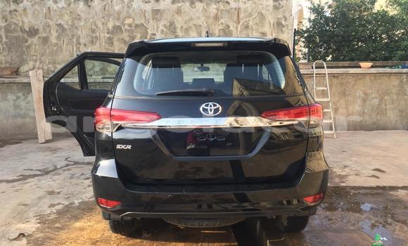 Comprar Usado Toyota Fortuner Preto Carro em Luena em Moxico Comprar Usado Toyota Fortuner Preto Carro em Luena em Moxico