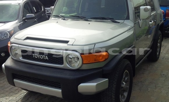 Comprar Usado Toyota FJ Cruiser Outro Carro em Luena em Moxico Comprar Usado Toyota FJ Cruiser Outro Carro em Luena em Moxico
