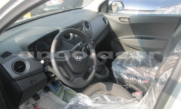 Comprar Novo Hyundai i10 Prata Carro em Luena em Moxico Comprar Novo Hyundai i10 Prata Carro em Luena em Moxico