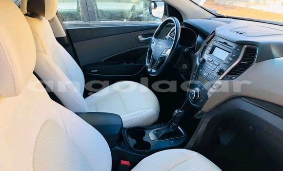 Comprar Usado Hyundai Santa Fe Branco Carro em N'zeto em Zaire Comprar Usado Hyundai Santa Fe Branco Carro em N'zeto em Zaire