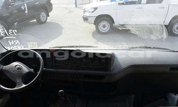 Comprar Novo Toyota Coaster Branco Carro em Lobito em Benguela Comprar Novo Toyota Coaster Branco Carro em Lobito em Benguela