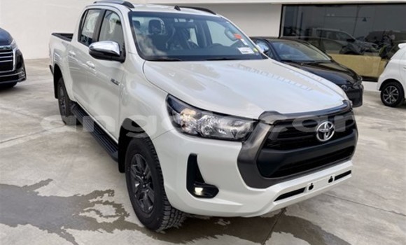 Buy Used Toyota Hilux White Car in Luena in Moxico Buy Used Toyota Hilux White Car in Luena in Moxico