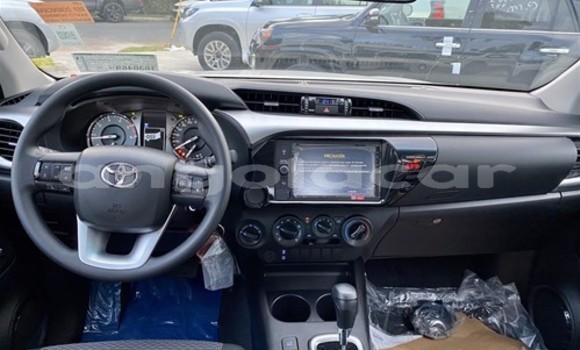 Comprar Usado Toyota Hilux Branco Carro em Luena em Moxico Comprar Usado Toyota Hilux Branco Carro em Luena em Moxico