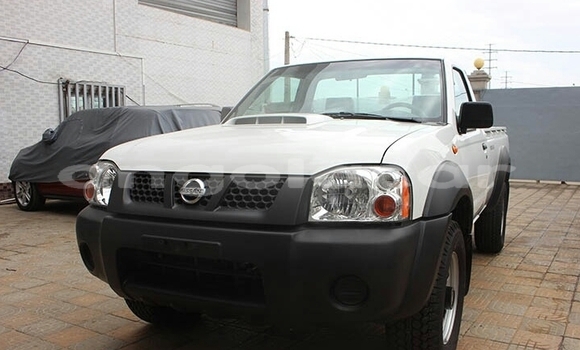 Comprar Novo Nissan Hardbody Branco Carro em Lobito em Benguela