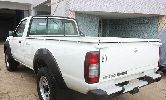 Buy New Nissan Hardbody White Car in Lobito in Benguela Buy New Nissan Hardbody White Car in Lobito in Benguela