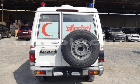 Comprar Novo Toyota Land Cruiser Branco Carro em Lobito em Benguela Comprar Novo Toyota Land Cruiser Branco Carro em Lobito em Benguela