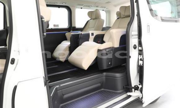 Acheter Neuf Voiture Toyota Granvia Blanc à Luena, Moxico Acheter Neuf Voiture Toyota Granvia Blanc à Luena, Moxico