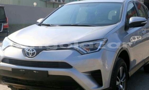 Acheter Neuf Voiture Toyota RAV4 Blanc à Luanda, Province de Luanda Acheter Neuf Voiture Toyota RAV4 Blanc à Luanda, Province de Luanda