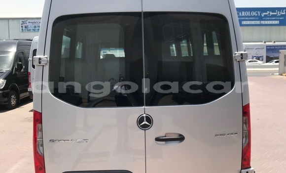 Comprar Novo Mercedes-Benz Esprit Branco Carro em Lobito em Benguela Comprar Novo Mercedes-Benz Esprit Branco Carro em Lobito em Benguela