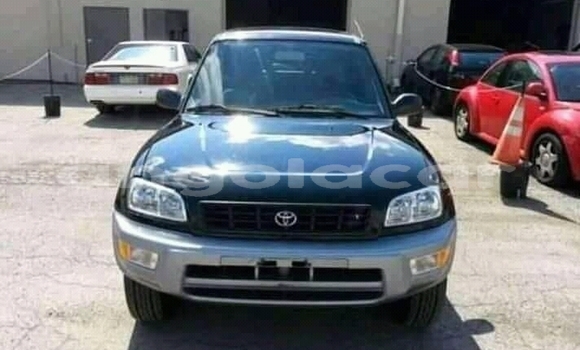 Buy Used Toyota RAV4 Green Car in Luanda in Luanda Province Buy Used Toyota RAV4 Green Car in Luanda in Luanda Province