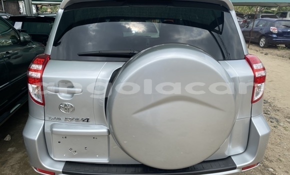 Acheter Occasion Voiture Toyota RAV4 Gris à Luena, Moxico Acheter Occasion Voiture Toyota RAV4 Gris à Luena, Moxico