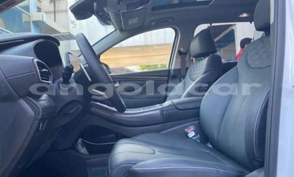 Buy Used Hyundai Santa Fe White Car in Luena in Moxico Buy Used Hyundai Santa Fe White Car in Luena in Moxico