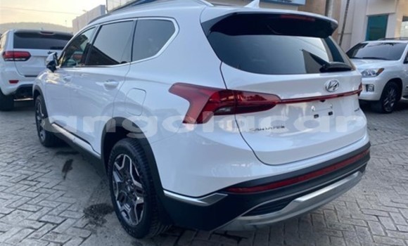 Buy Used Hyundai Santa Fe White Car in Luena in Moxico Buy Used Hyundai Santa Fe White Car in Luena in Moxico