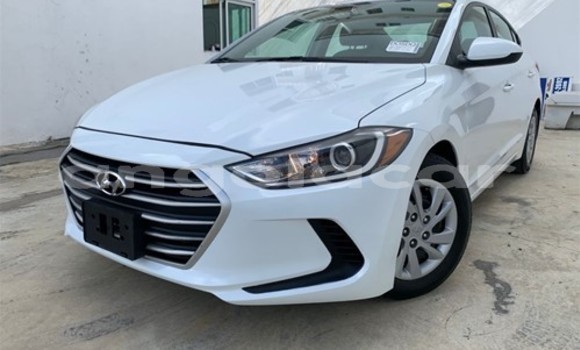 Acheter Occasion Voiture Hyundai Elantra Blanc à Luanda, Province de Luanda