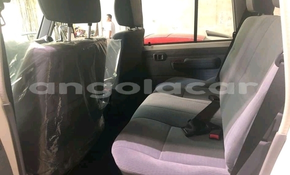Acheter Occasion Voiture Toyota Pickup Blanc à Luanda, Province de Luanda Acheter Occasion Voiture Toyota Pickup Blanc à Luanda, Province de Luanda