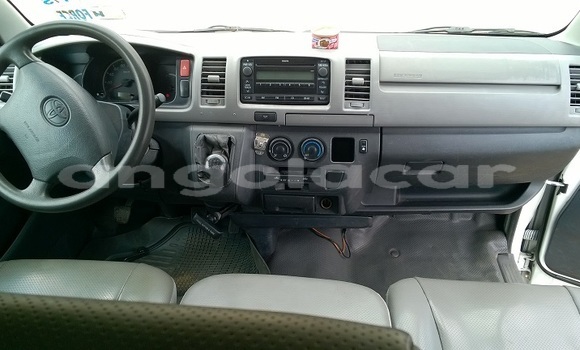 Buy Used Toyota Hiace White Car in Luanda in Luanda Province Buy Used Toyota Hiace White Car in Luanda in Luanda Province
