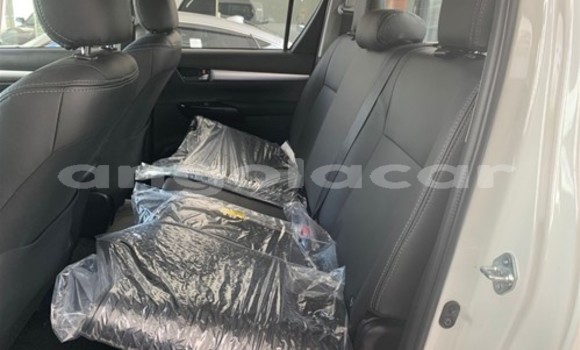 Comprar Usado Toyota Hilux Bege Carro em Luanda em Luanda Province Comprar Usado Toyota Hilux Bege Carro em Luanda em Luanda Province
