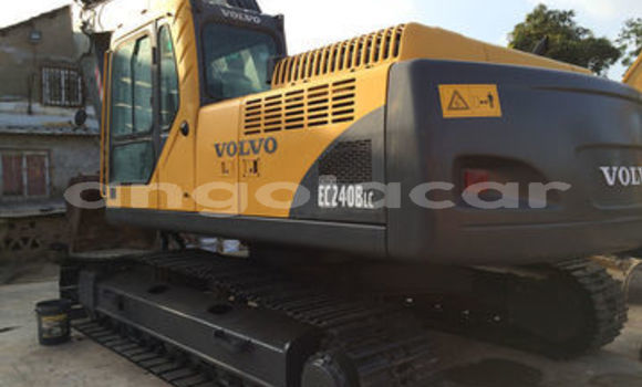 Buy Used Volvo F4 Other Truck in Luanda in Luanda Province Buy Used Volvo F4 Other Truck in Luanda in Luanda Province