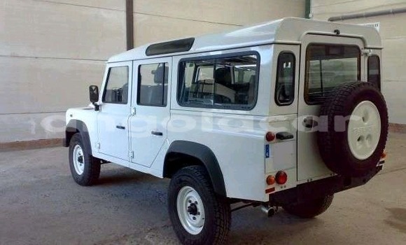 Comprar Usado Land Rover Defender Branco Carro em Soyo em Zaire Comprar Usado Land Rover Defender Branco Carro em Soyo em Zaire