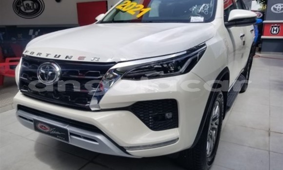 Buy Used Toyota Fortuner White Car in Luanda in Luanda Province Buy Used Toyota Fortuner White Car in Luanda in Luanda Province