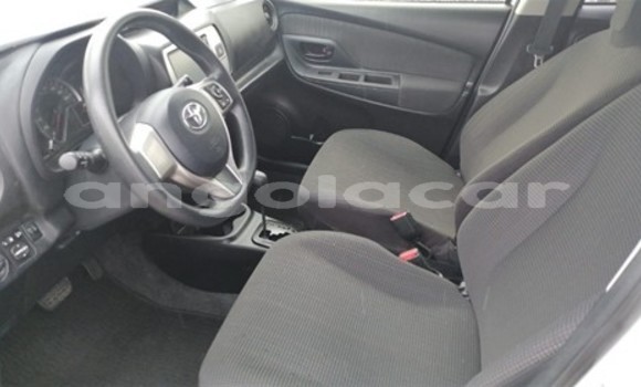 Comprar Usado Toyota Vitz Branco Carro em Luanda em Luanda Province Comprar Usado Toyota Vitz Branco Carro em Luanda em Luanda Province