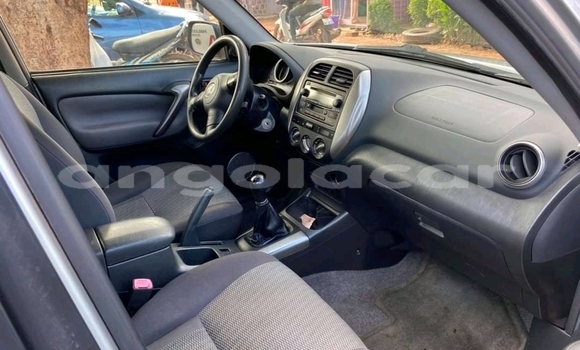 Comprar Usado Toyota RAV4 Outro Carro em N’dalatando em Cuanza Norte Province Comprar Usado Toyota RAV4 Outro Carro em N’dalatando em Cuanza Norte Province