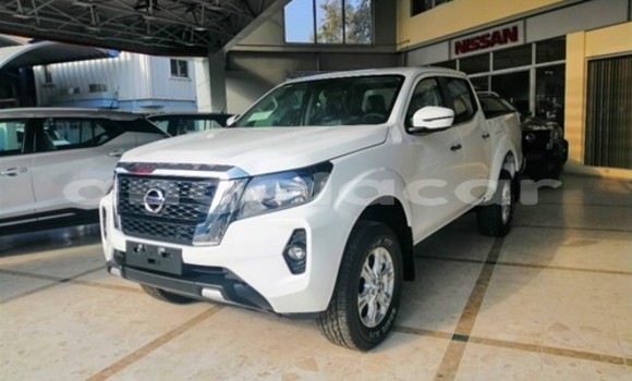 Buy Used Nissan Frontier White Car in Luanda in Luanda Province