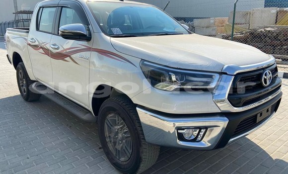 Comprar Usado Toyota Hilux Branco Carro em Benguela em Benguela