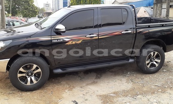 Acheter Occasion Voiture Toyota RAV4 Noir à Luanda, Province de Luanda Acheter Occasion Voiture Toyota RAV4 Noir à Luanda, Province de Luanda