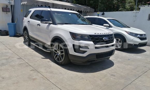 Acheter Occasion Voiture Ford Explorer Blanc à Luanda, Province de Luanda Acheter Occasion Voiture Ford Explorer Blanc à Luanda, Province de Luanda